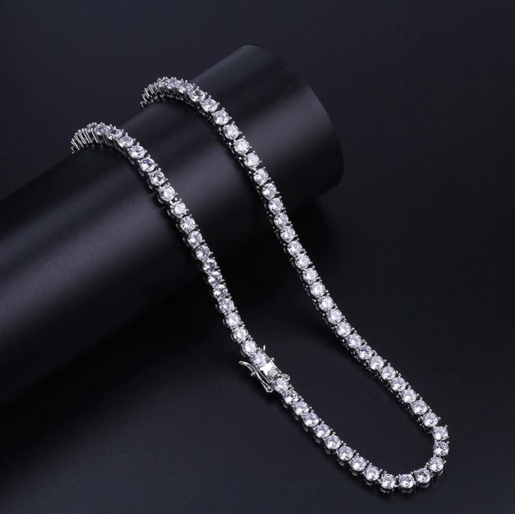 RADIOSUS 4MM SILVER MOISSANITE